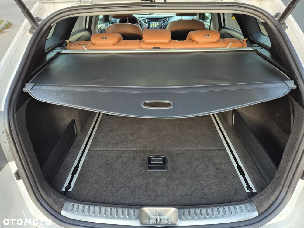 Hyundai i40 Kombi 1.7 CRDi DCT Premium - 27