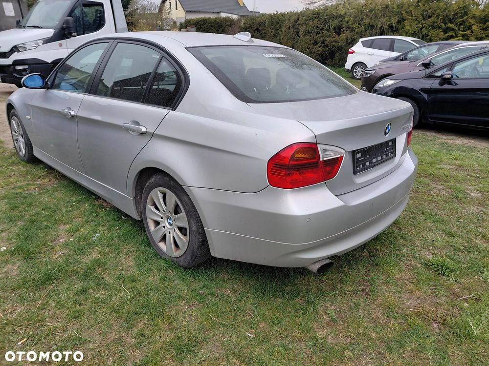 BMW Seria 3 320i - 3