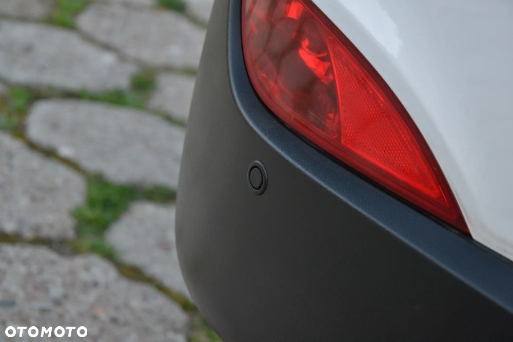Hyundai ix35 1.6 2WD Fifa World Cup Edition - 32