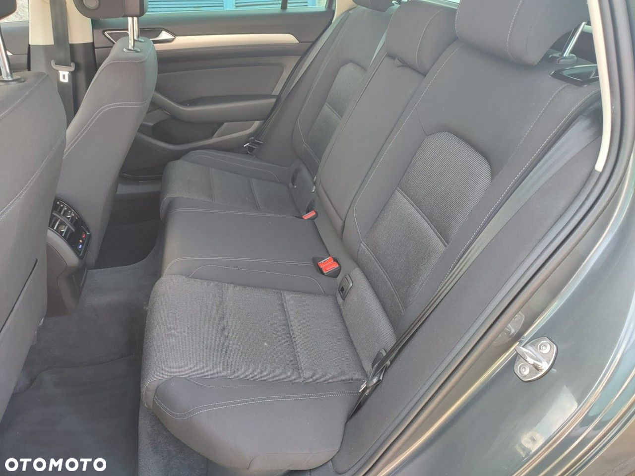 Volkswagen Passat 1.8 TSI BMT Comfortline - 18