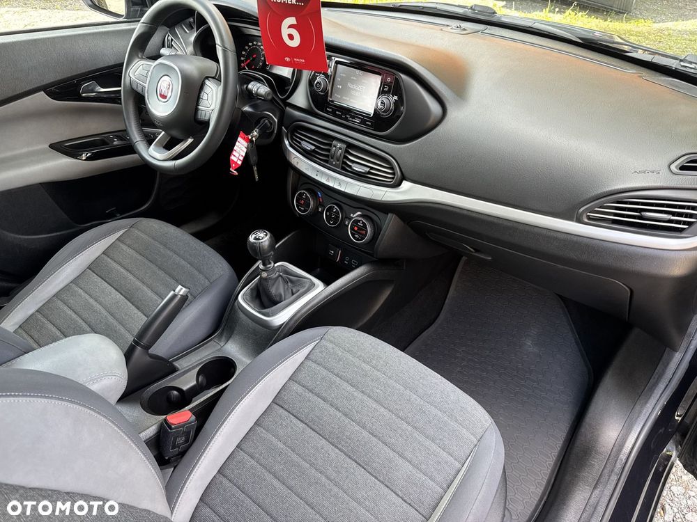 Fiat Tipo 1.4 16V Lounge EU6d - 14