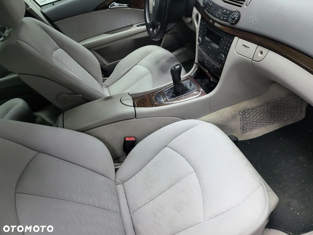 Mercedes-Benz Klasa E 200 Kompressor Classic Sport Edition - 3