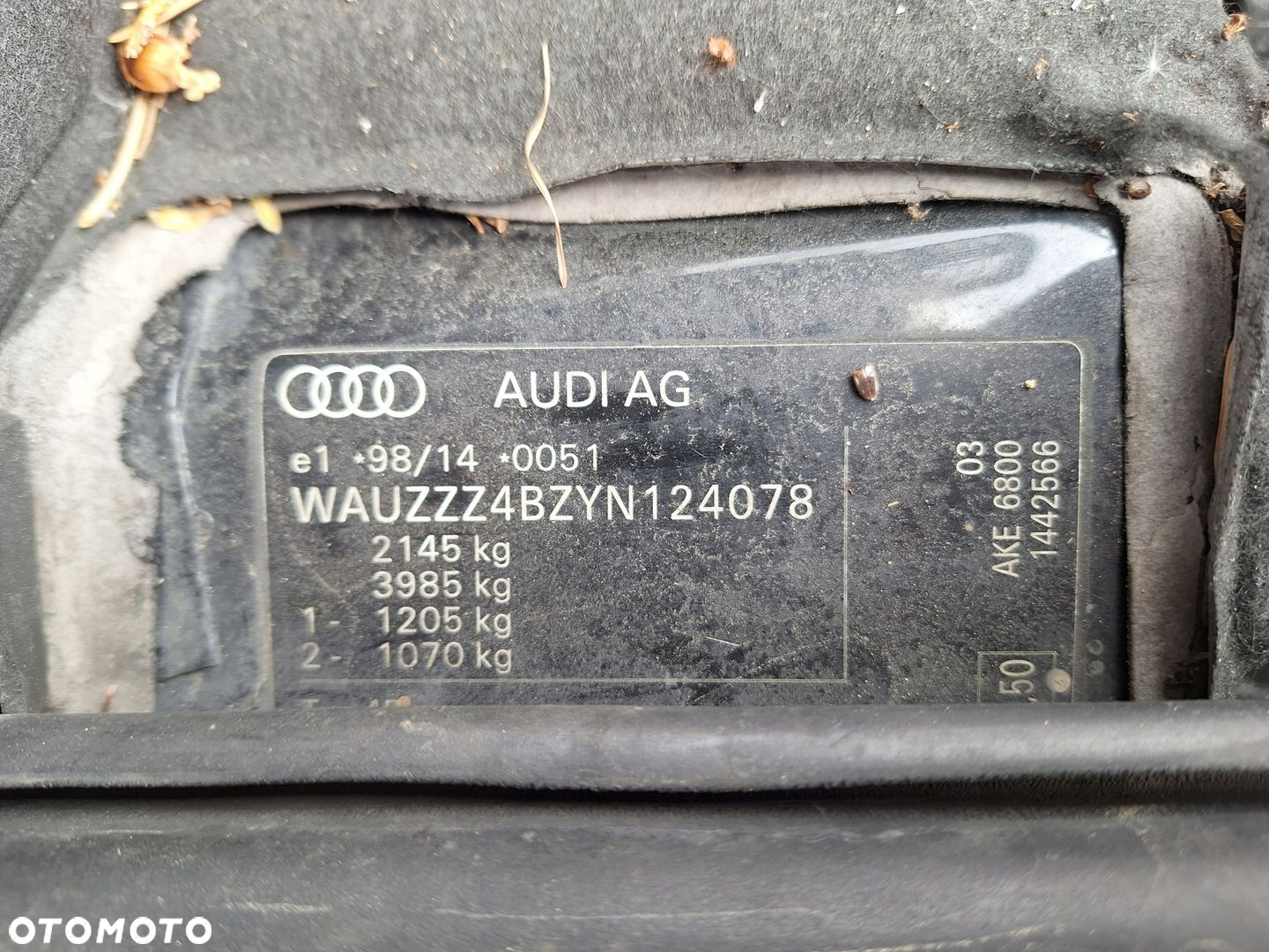 AUDI A6 C5 4B 4B2 CZARNA ATRAPA POKRYWA MASKA KLAPA SILNIKA LZ9W 1997-2001 - 4
