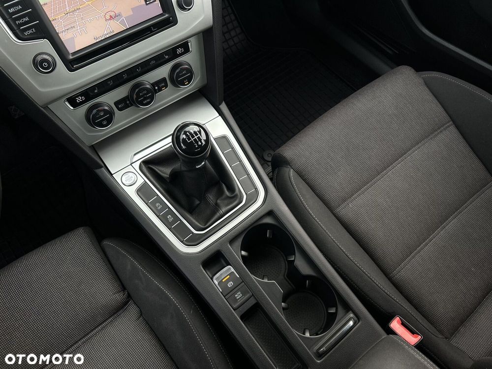 Volkswagen Passat 1.8 TSI BMT Comfortline - 21