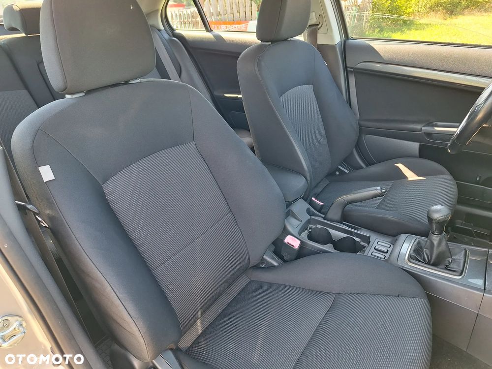 Mitsubishi Lancer 1.8 Intense - 24