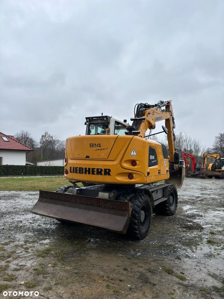 Liebherr A914 - 3