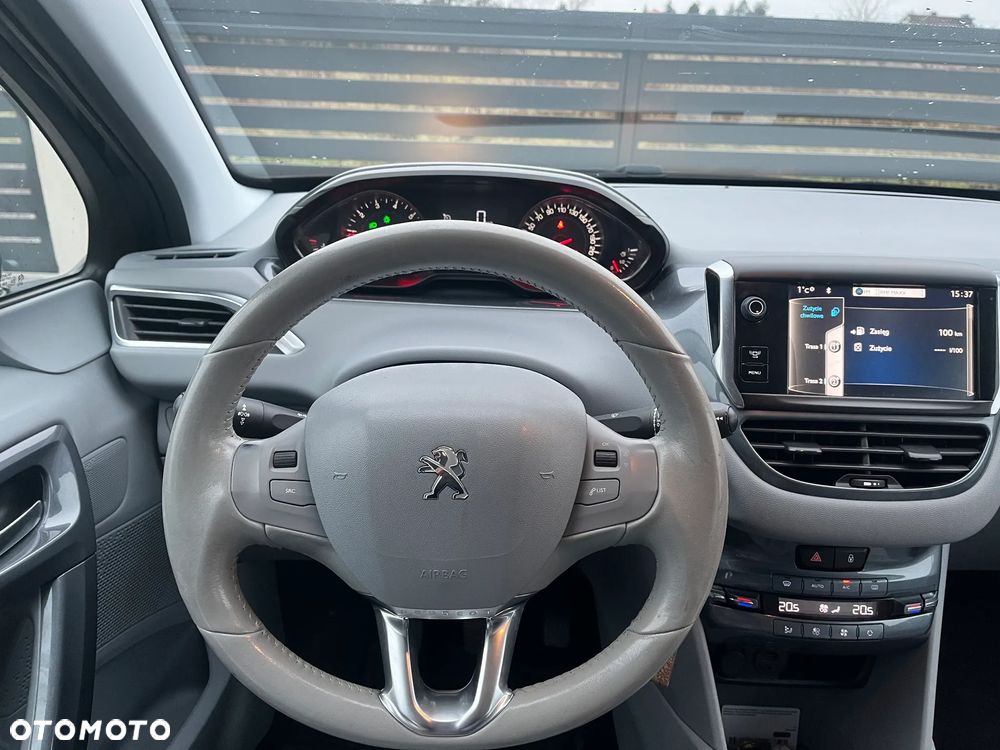 Peugeot 208 - 14