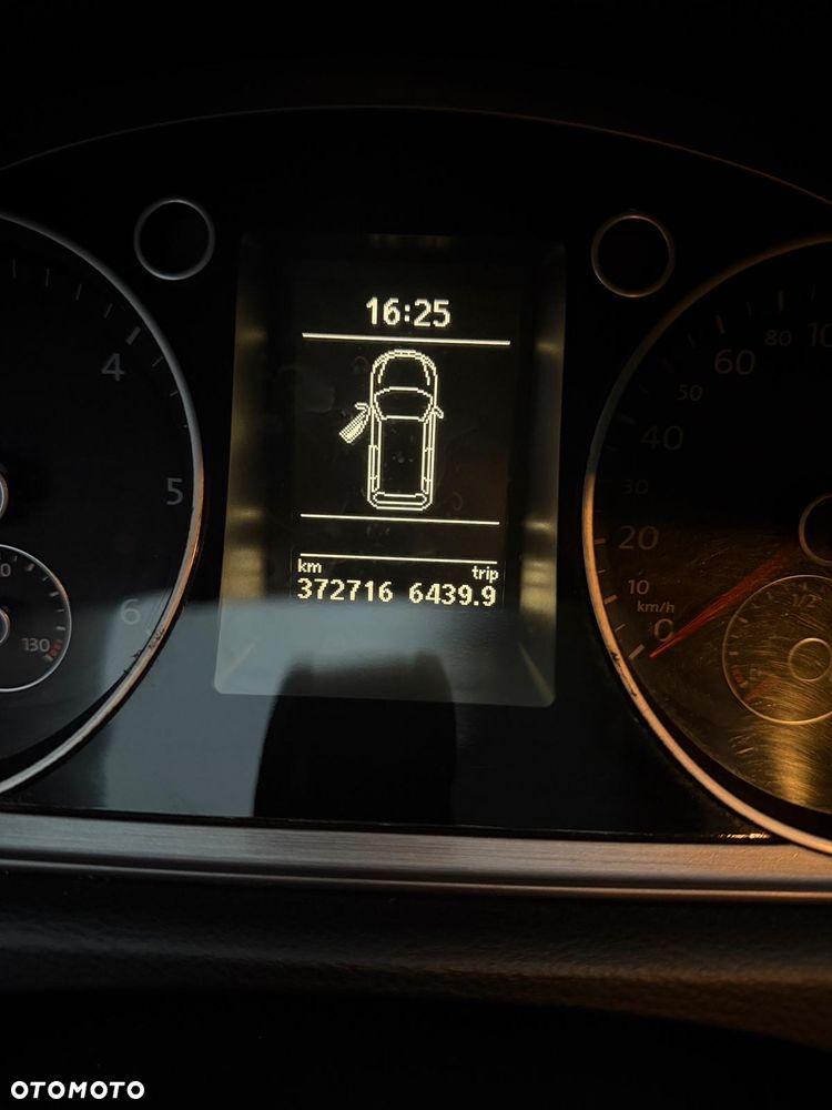Volkswagen Passat 2.0 TDI Trendline - 6