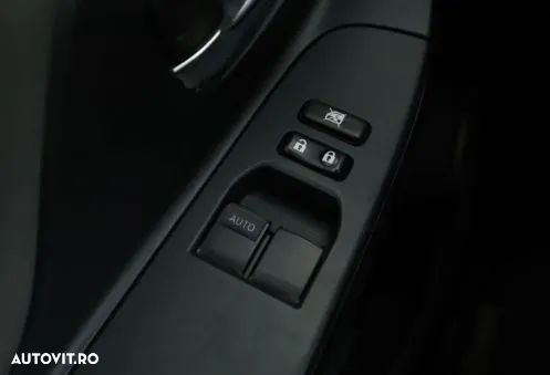 Toyota Yaris 1.5 VVT-i HSD Bi-Tone G&B - 14