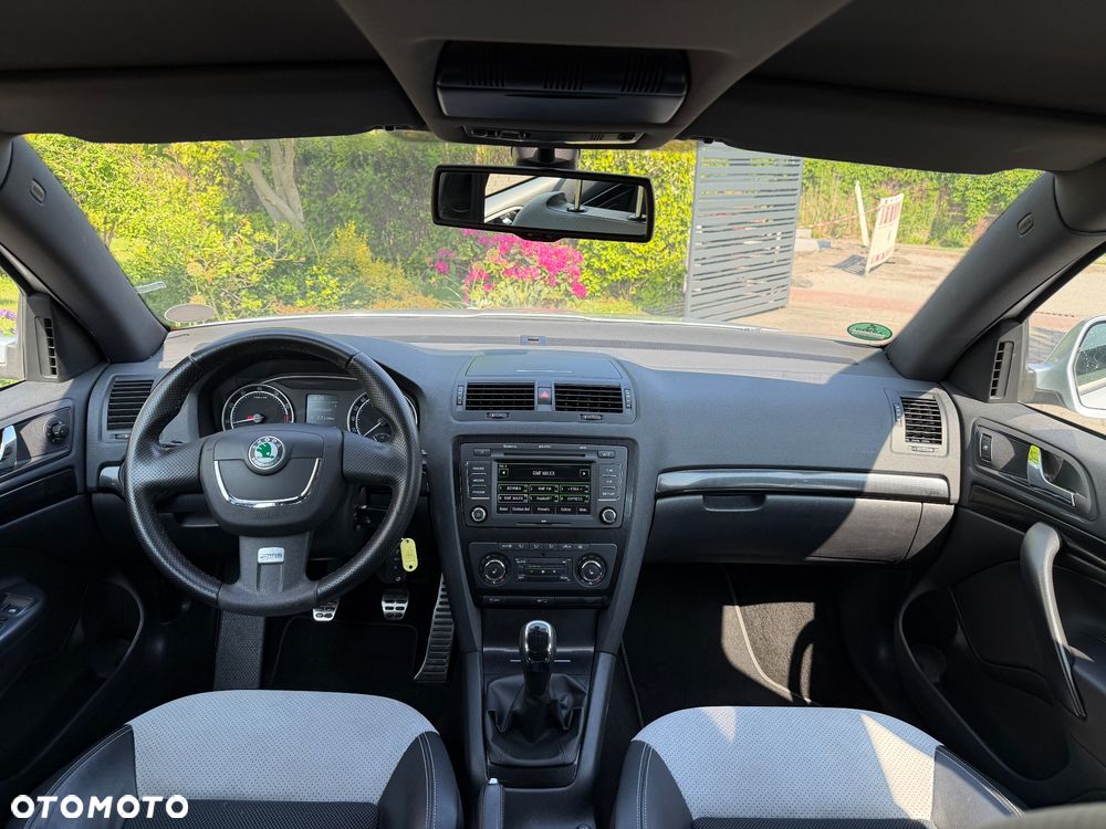 Skoda Octavia 2.0 TSI RS - 20