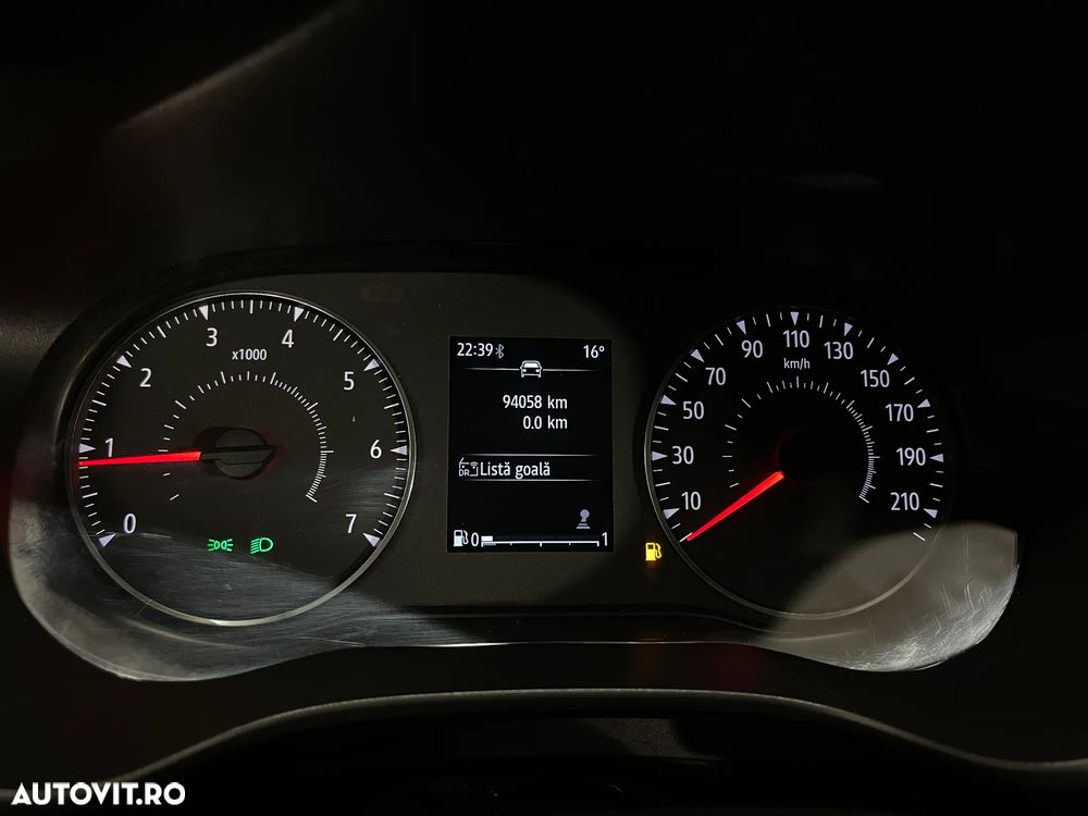 Dacia Logan TCe 90 Essential - 22