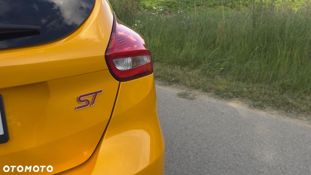 Ford Focus 2.0 EcoBoost ST mit Leder-Sport-Paket - 15