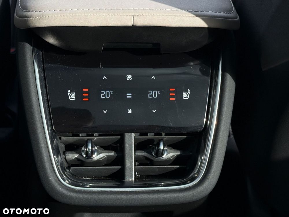 Volvo EX90 - 26
