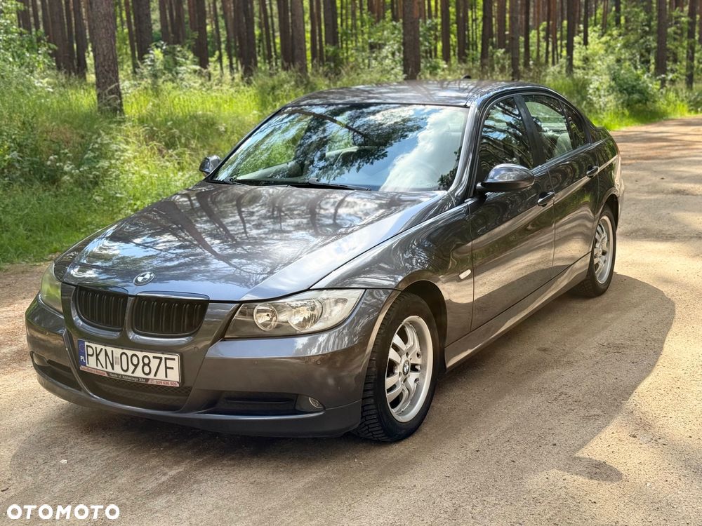BMW Seria 3 318i - 1