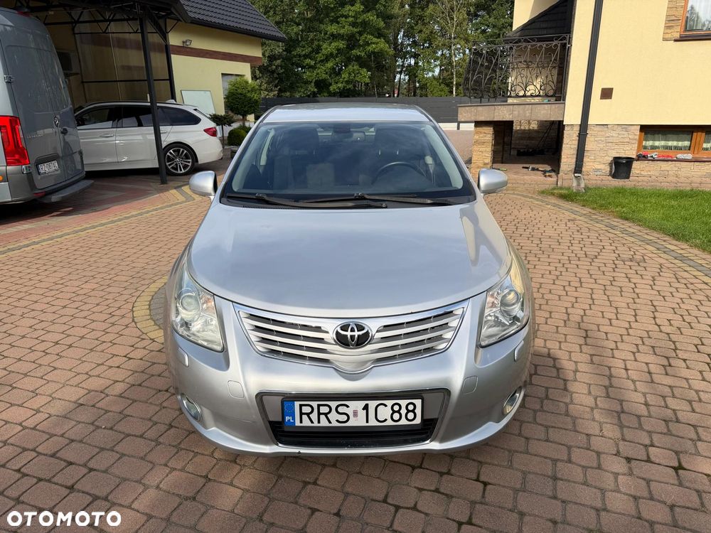 Toyota Avensis - 2
