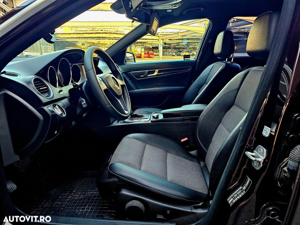 Mercedes-Benz C 250 (BlueTEC) d 4Matic 7G-TRONIC AMG Line - 7