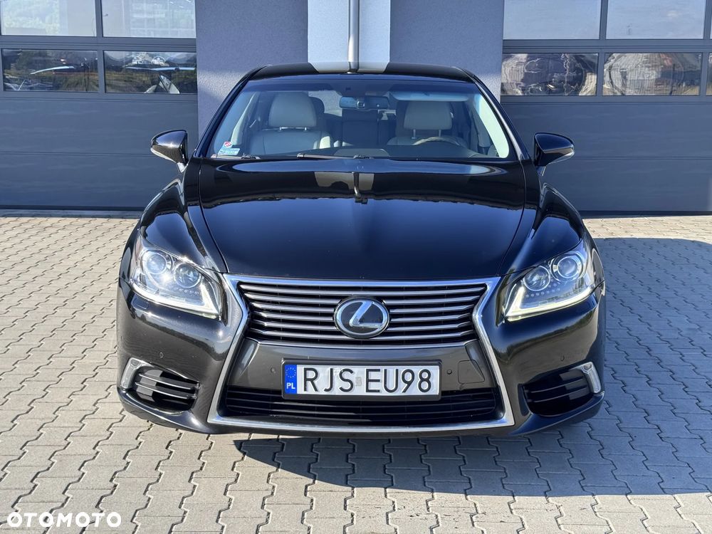 Lexus LS - 1