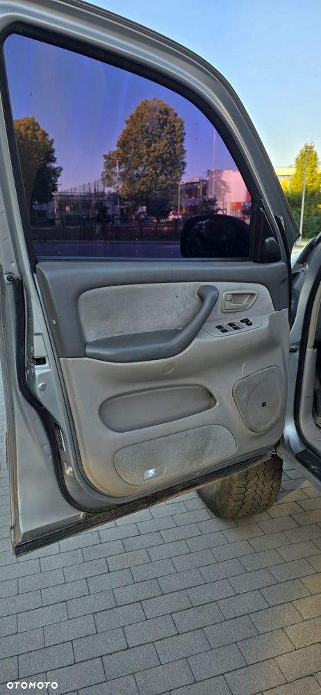 Toyota Sequoia - 21