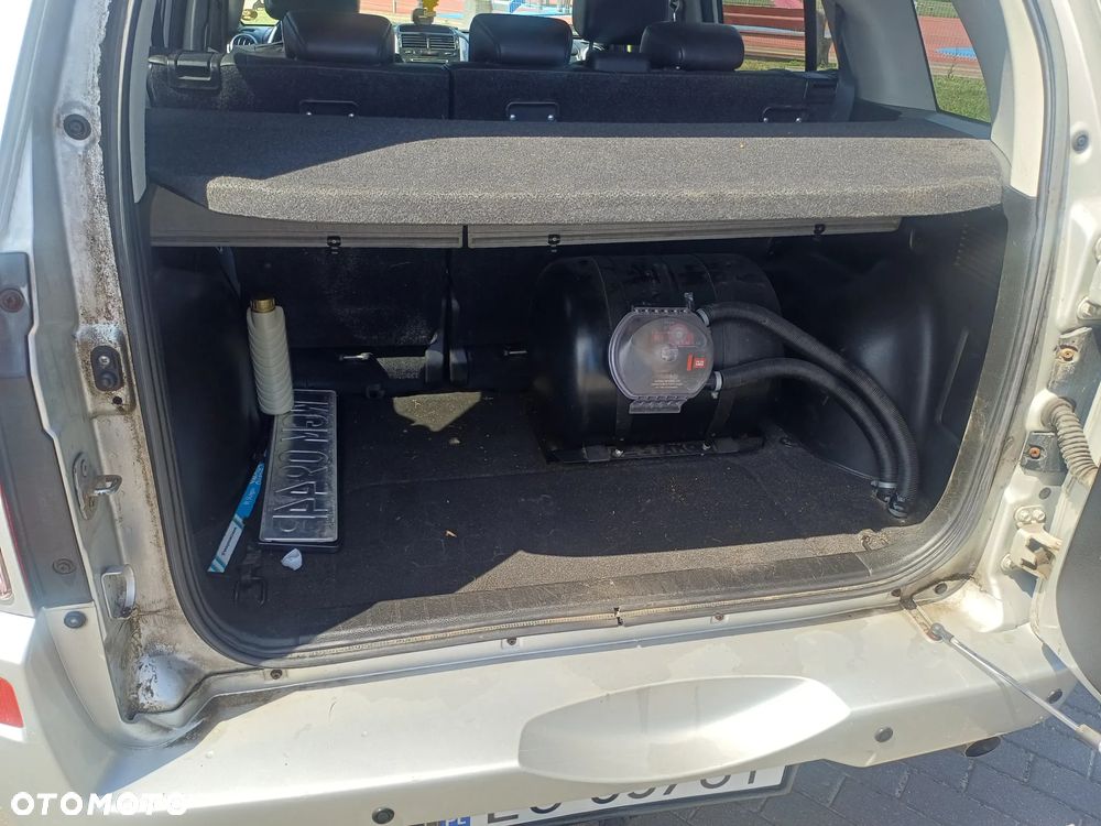 Suzuki Grand Vitara 2.0 - 6