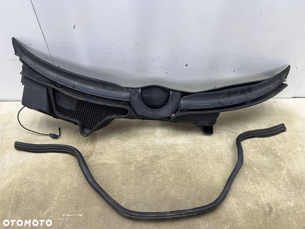 Podszybie Mercedes w210 95-99r. górne prawe lewe uszczelka Europa KOMPLETNE 2108301644