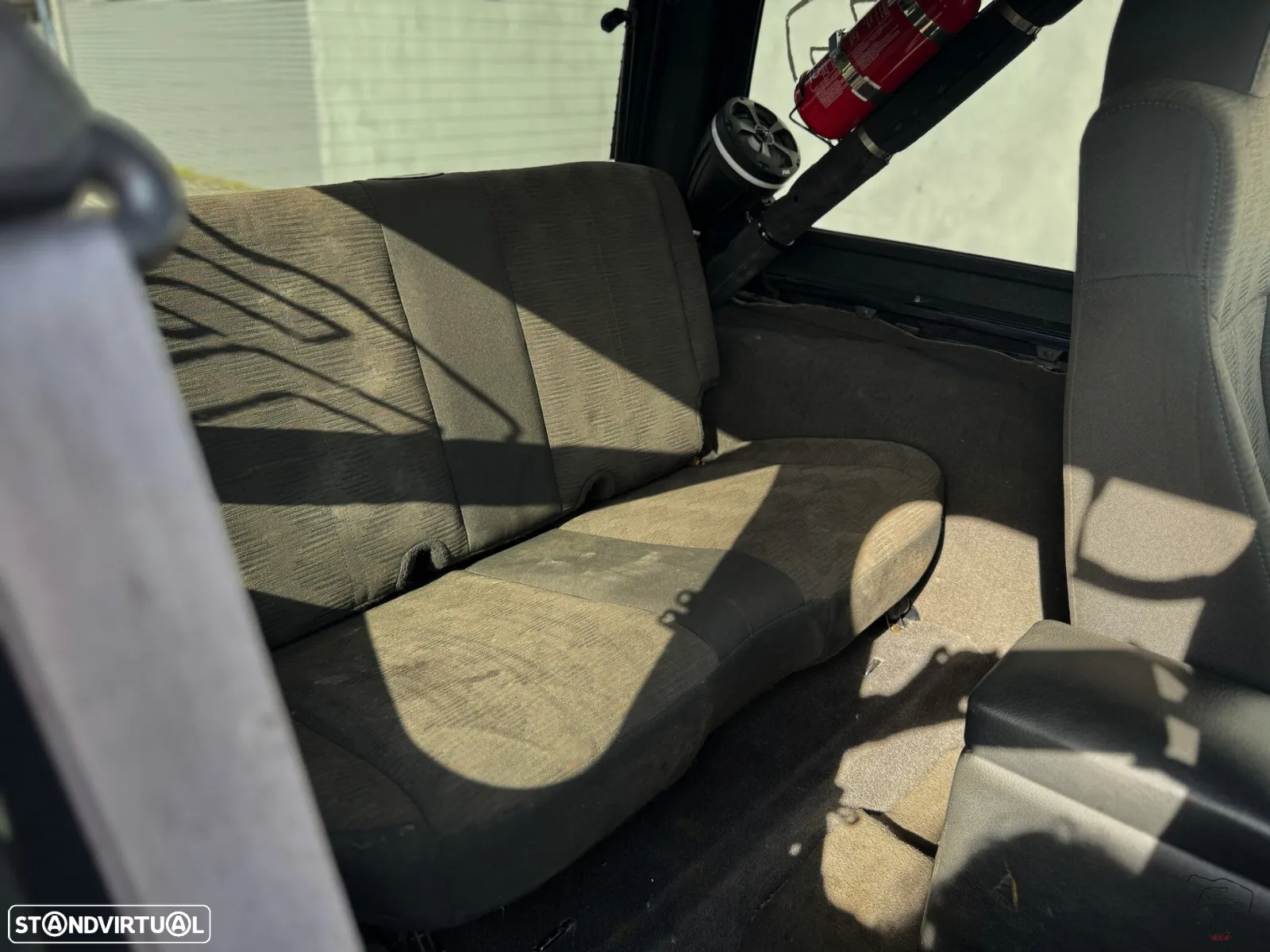 Jeep Wrangler - 12