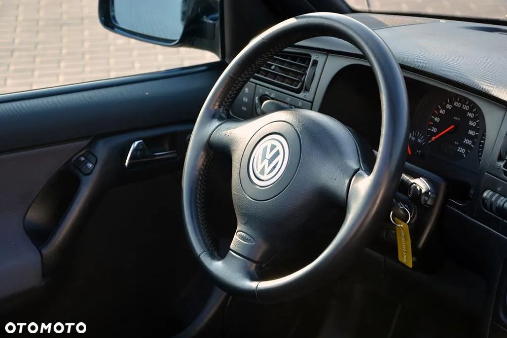 Volkswagen Golf - 16