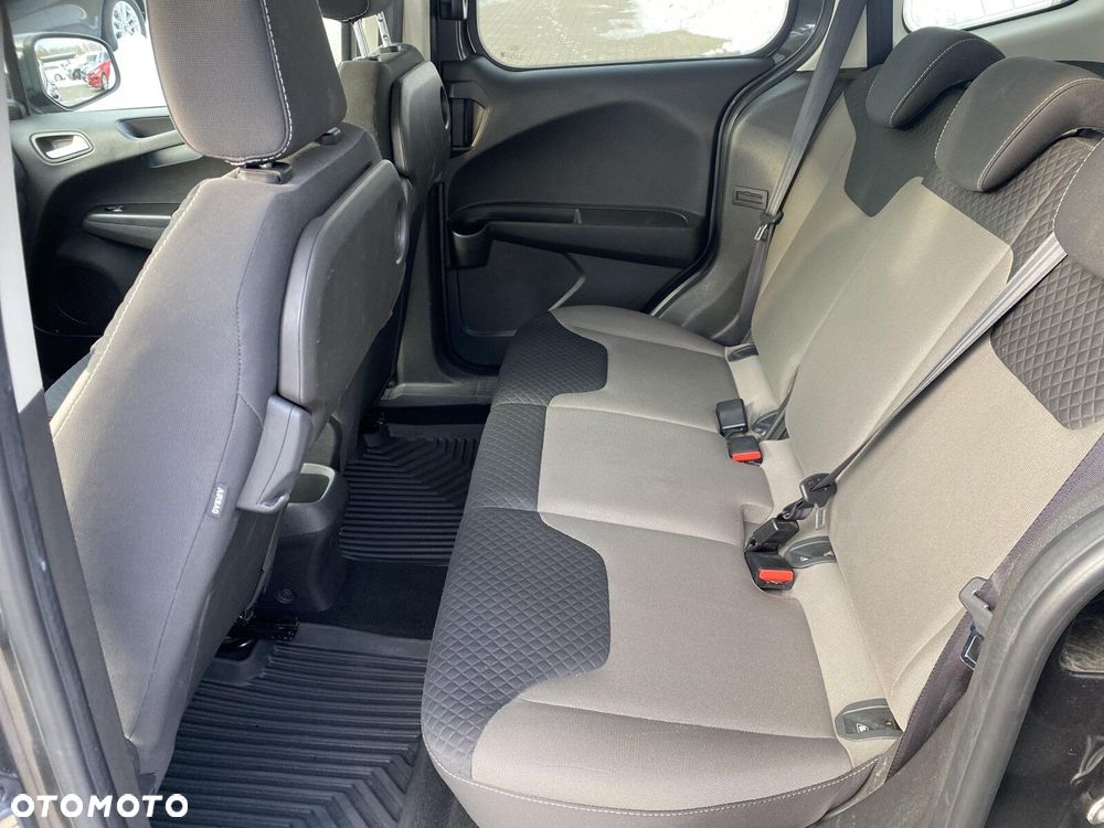 Ford Tourneo Courier - 10