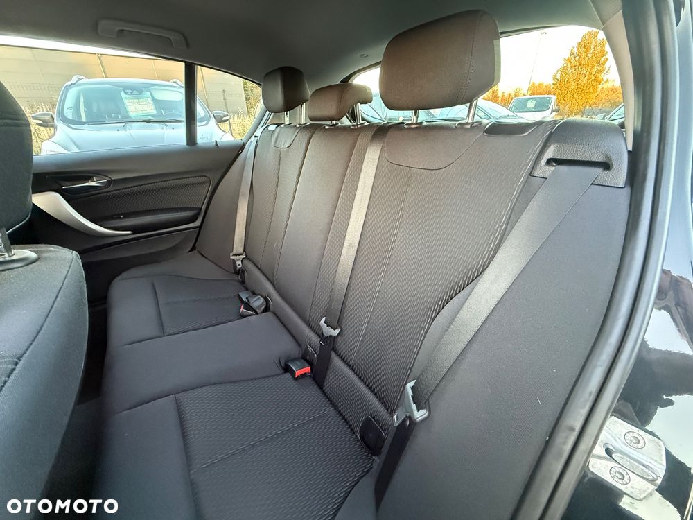 BMW Seria 1 116i - 30