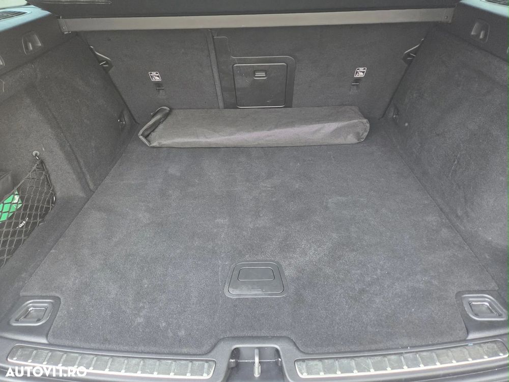 Volvo V60 B4 MHEV AT8 FWD Momentum Pro - 13