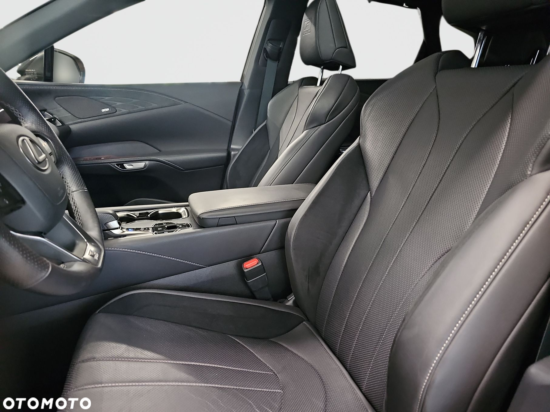 Lexus RX - 15