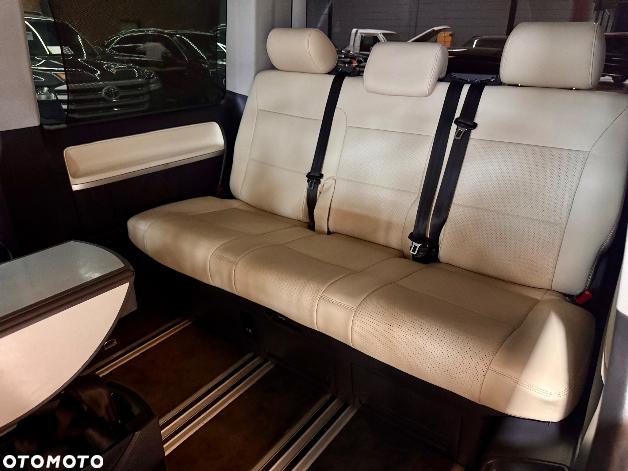 Volkswagen Multivan - 38
