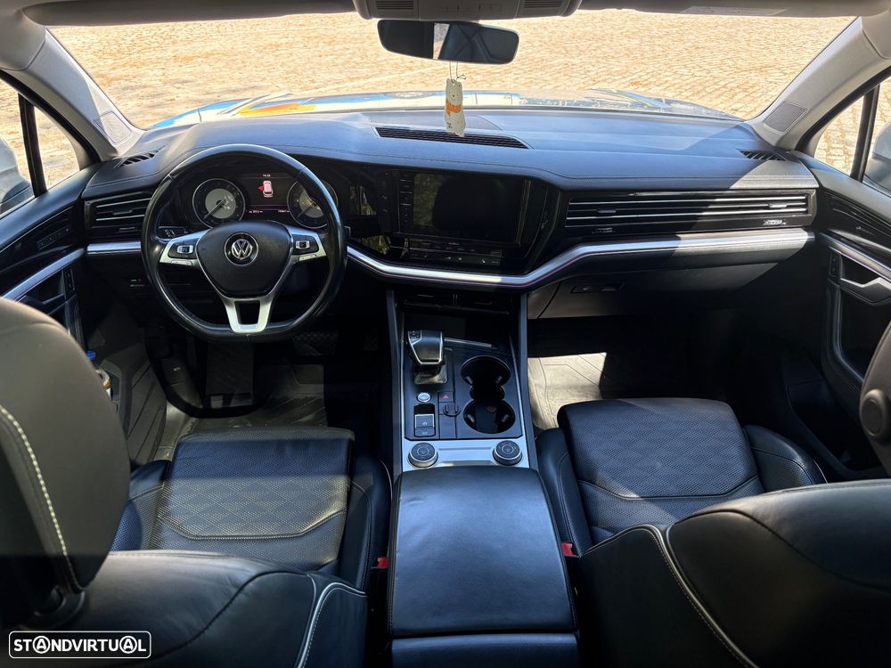 VW Touareg 3.0 TDI V6 Elegance Plus - 14