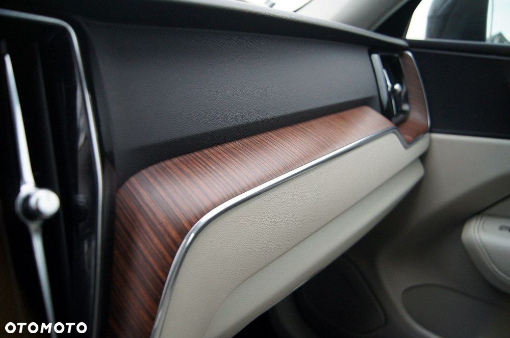 Volvo XC 60 T5 AWD Geartronic Momentum Pro - 26