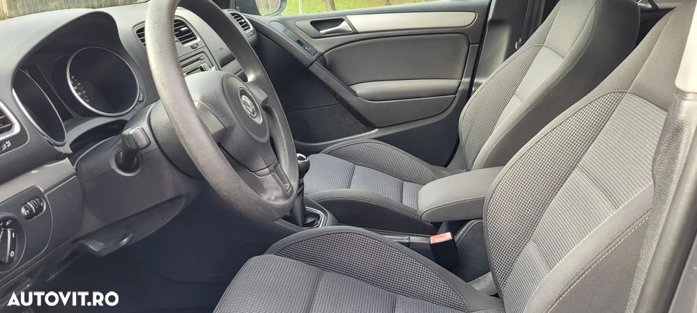 Volkswagen Golf 1.6 TDI DPF Trendline - 11