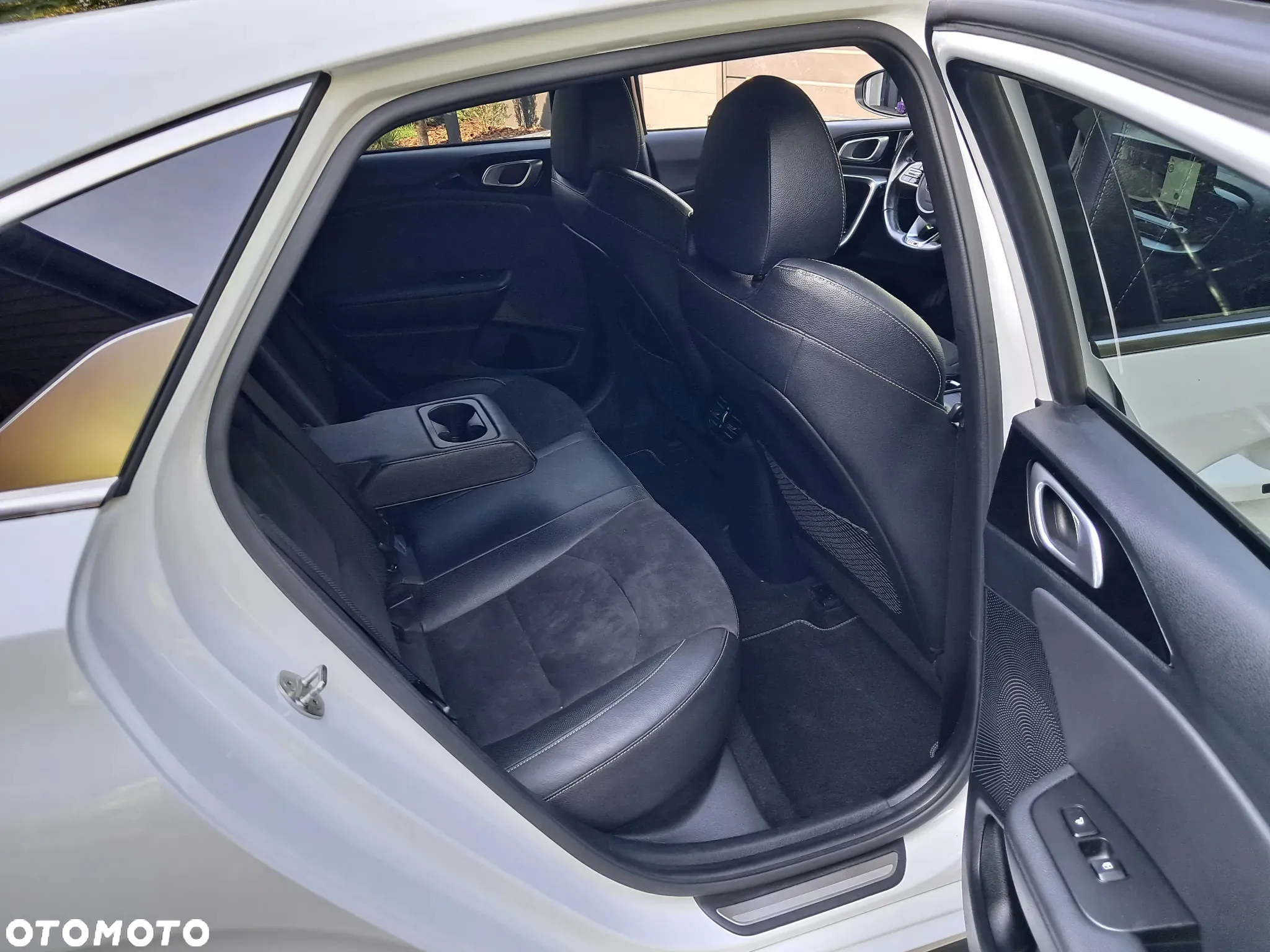 Kia ProCeed 1.5 T-GDI GT Line - 34