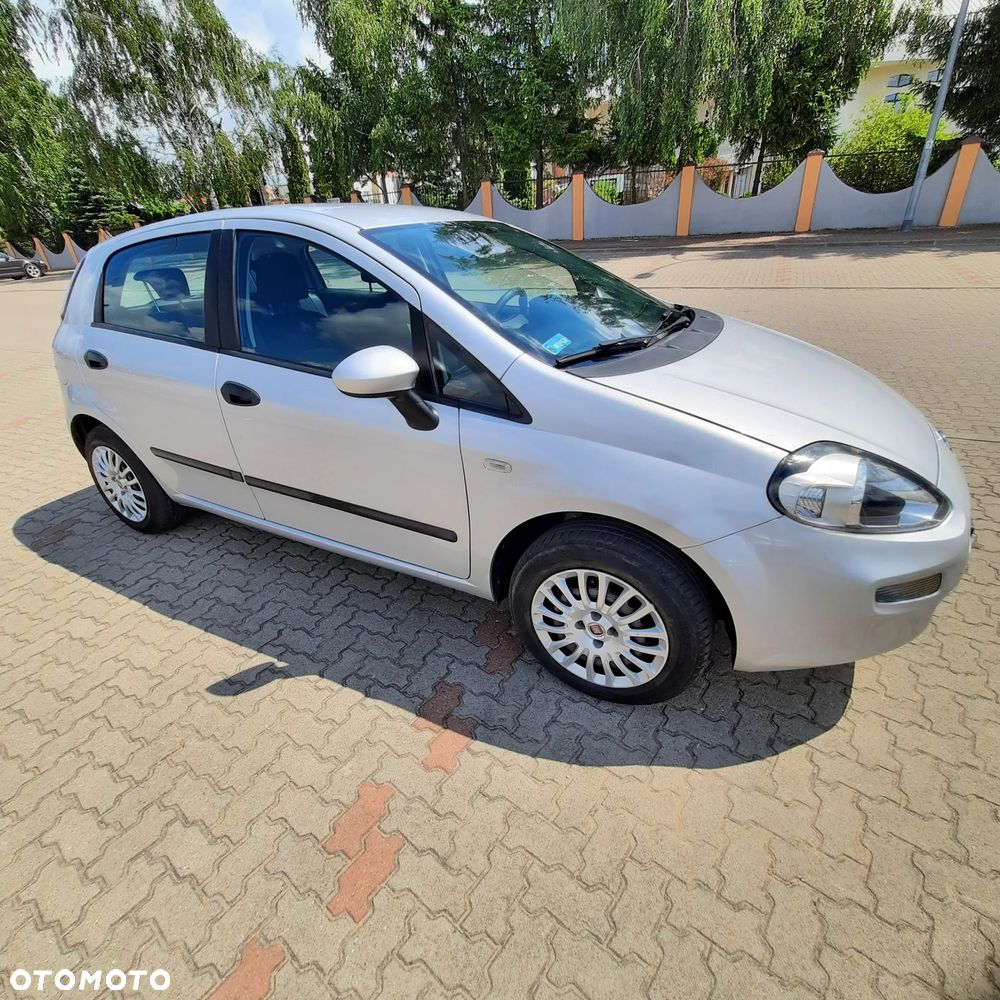 Fiat Grande Punto Actual 1.2 8V Estiva - 1