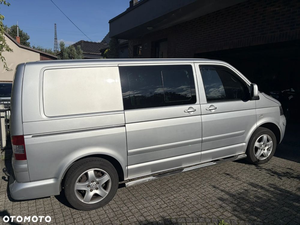 Volkswagen Multivan - 12