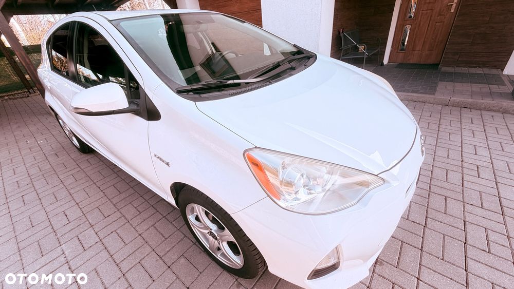 Toyota Prius (Hybrid) - 7