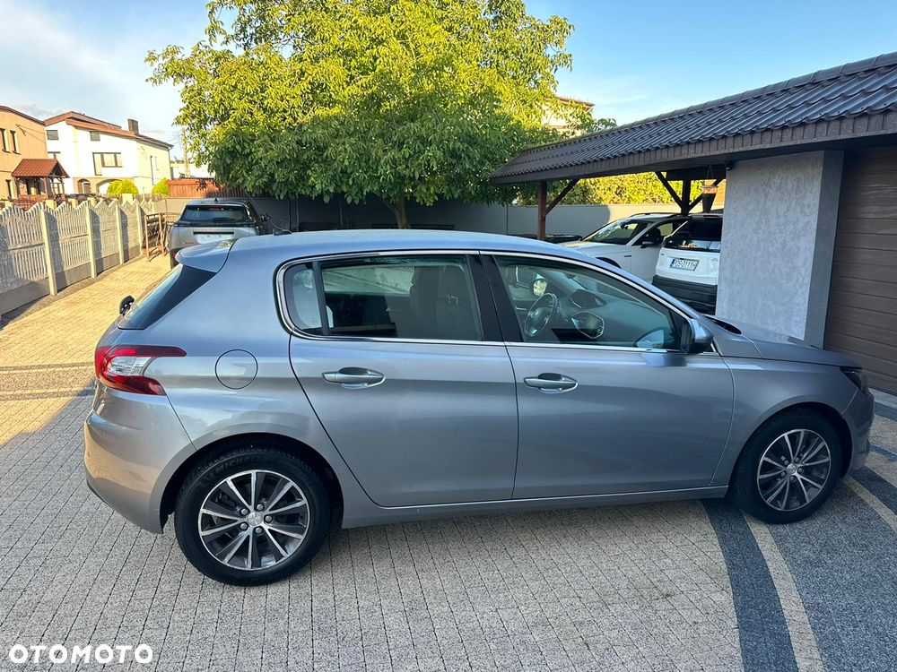 Peugeot 308 1.6 BlueHDi Allure S&S - 19
