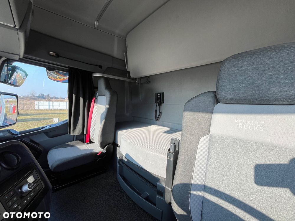 Renault T480 Sleeper Cab - 9