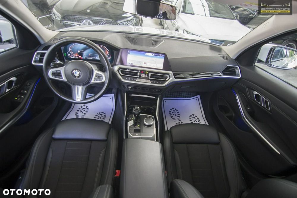 BMW Seria 3 318i Sport Line - 28