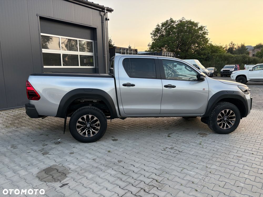 Toyota Hilux 2.8 D-4D Double Cab GR Sport 4x4 - 6