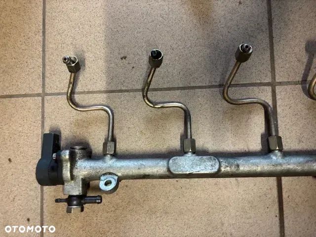 LISTWA WTRYSKOWA MERCEDES W203 2.2 A6110700095 - 2