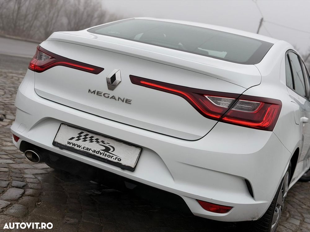 Renault Megane TCe Business - 13