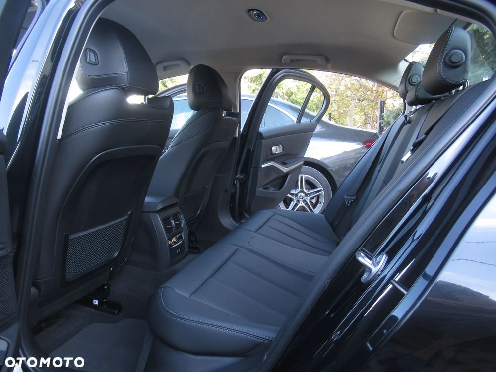 BMW Seria 3 320i Luxury Line - 7