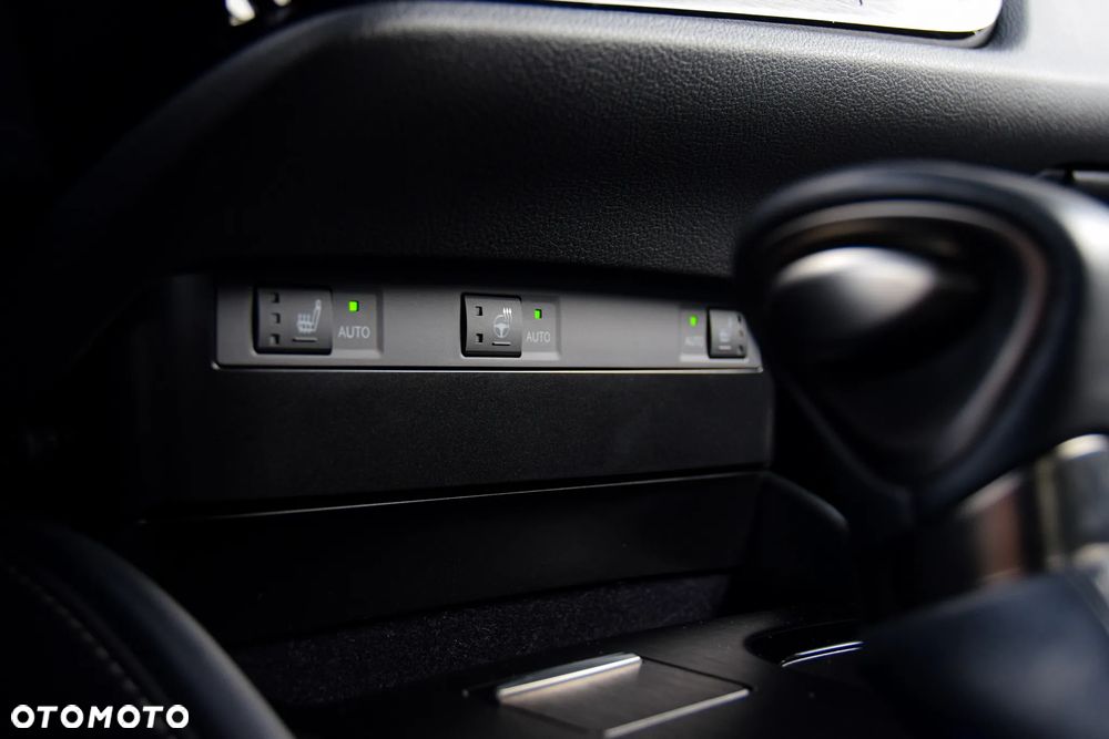 Lexus ES 300h Business Edition - 13