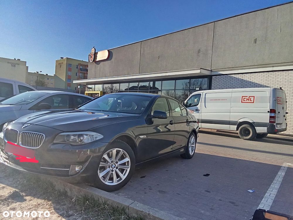 BMW Seria 5 528i xDrive - 1