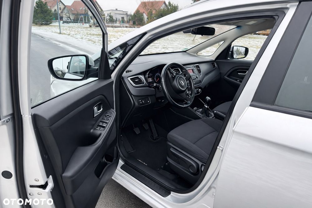 Kia Carens 1.7 CRDi 136 Dream Team Edition - 23