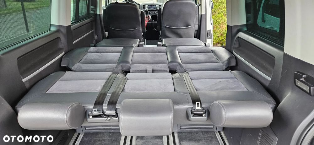 Volkswagen Multivan - 22