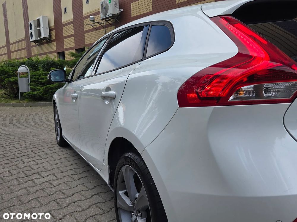 Volvo V40 T2 Momentum - 15